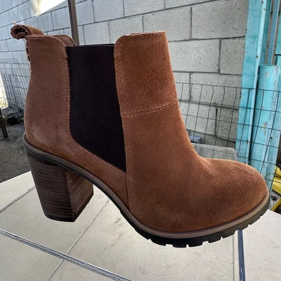 NEW Crevo Women's Alicia Fashion Boot Color/Tan Size: 8.5 - Picture 10 of 10